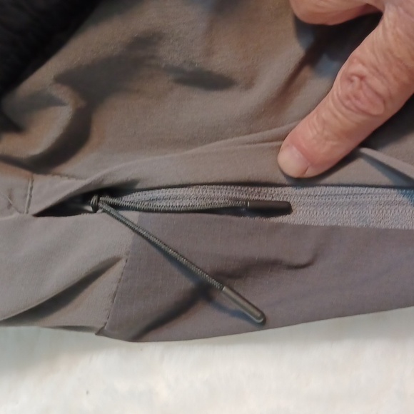 Mens Under 10 Gray Nylon Atheleisure Jogging Light Gray Pants  34 - Picture 9 of 9